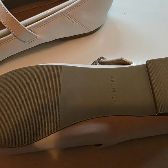 Elegant Cream Mary Jane Flats - Picture 4 of 6